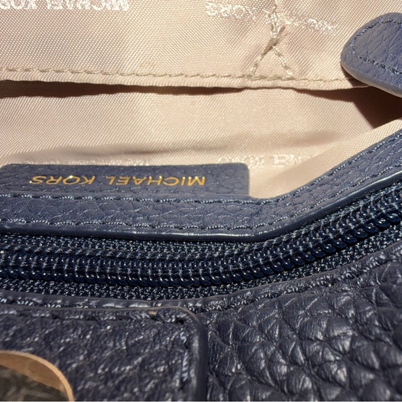 Michael Kors Navy Blue Leather Shoulder Bag w Gold Chain/Straps crossbody - Picture 13 of 13